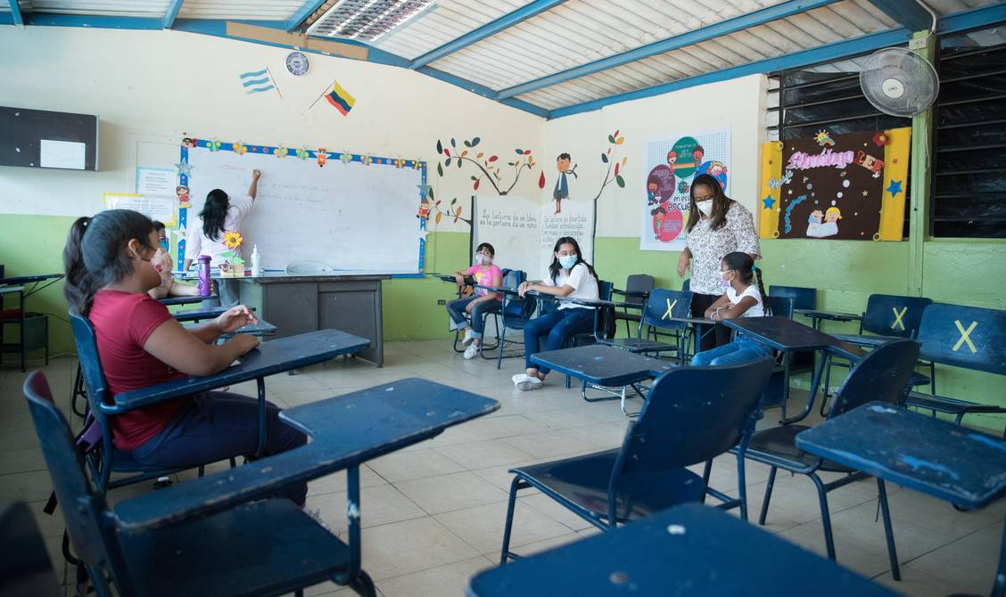 Clases suspendidas en planteles fiscales