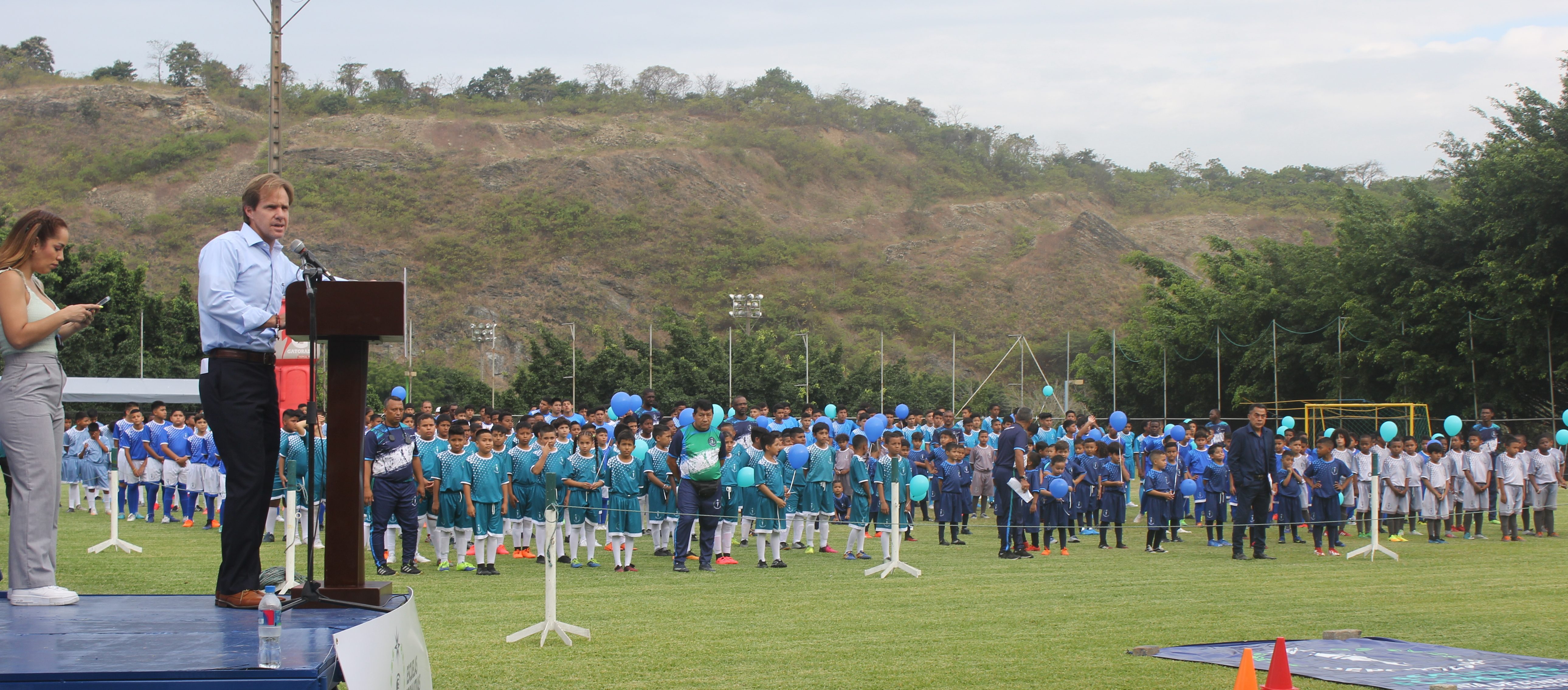 Escuela socio deportiva de la Junta beneficia a 300 estudiantes